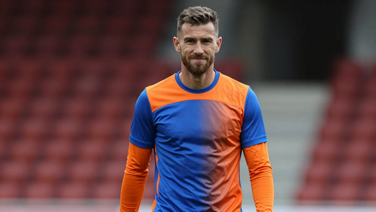 Eastleigh Signs Experienced Striker Hawkins from Portsmouth